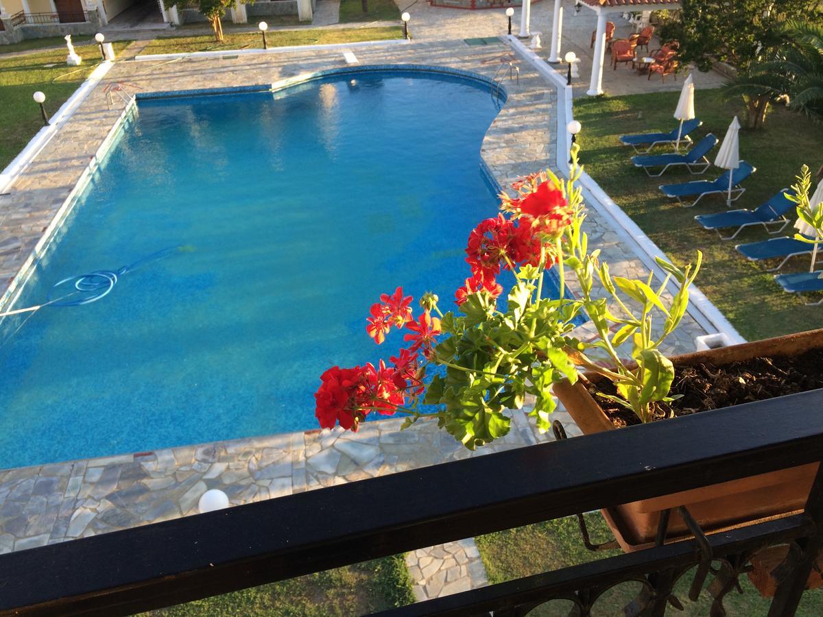 Regina Nina Hotel Vasilatika  Exterior photo