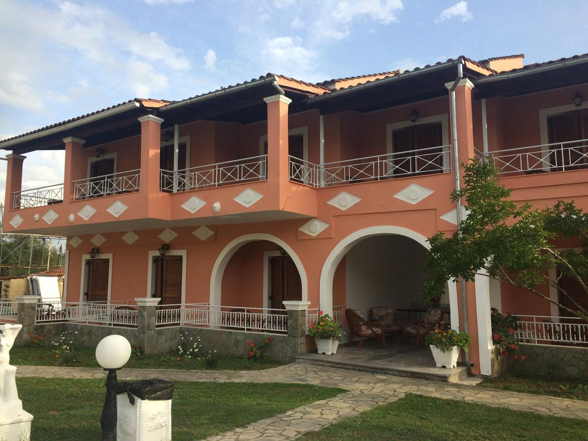 Regina Nina Hotel Vasilatika  Exterior photo